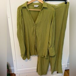 NA-KD fashion green set by Romee Strijd